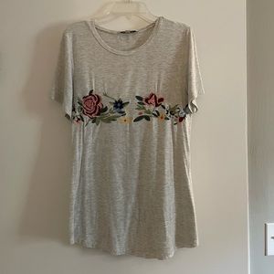 Size small Davi&Dani Grey floral embroidered shirt